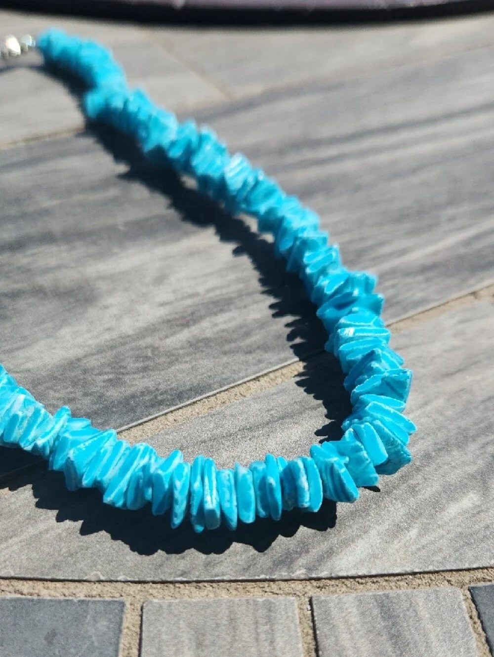 Y2K Turquoise Color Puka Shell Chip Bead Necklace 8 Inches